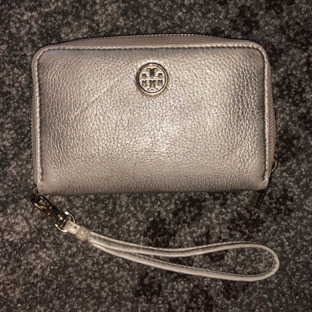 Tory burch wallet wristlet